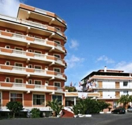 Hotel Casa Del Gourmet Siderno ภายนอก รูปภาพ