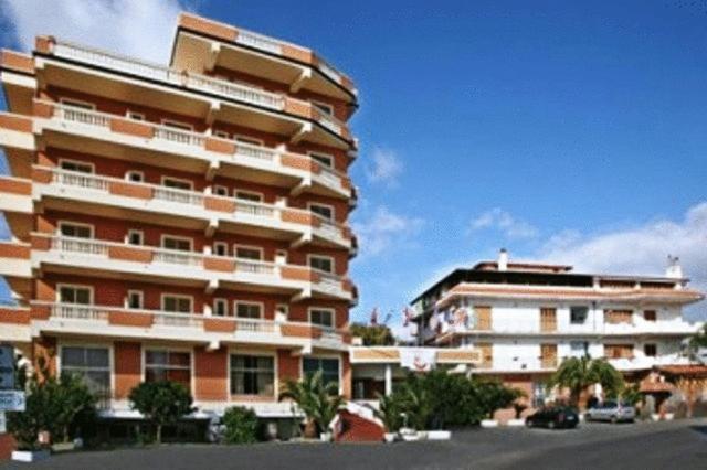 Hotel Casa Del Gourmet Siderno ภายนอก รูปภาพ